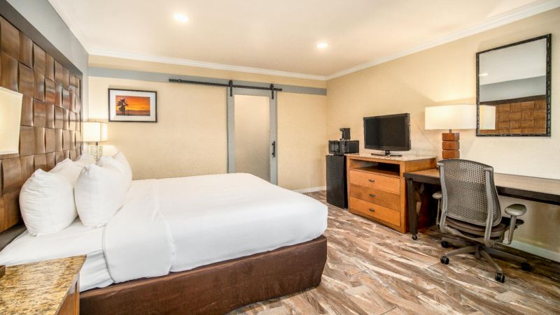 The Buena Park Hotel & Suites — photo 29 of 60